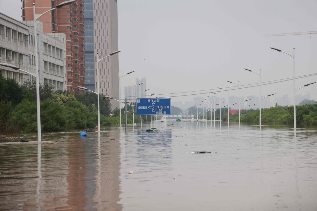 河北省领导曾警告，夏季降雨可能会加剧，科学家预测这是气候变化的结果。 Agence France-Presse — Getty Images